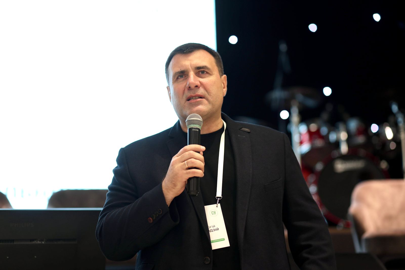 Үлкен жыныс еріндері және клитор пенис фотосы ретінде Орыс әдемі порно әйелі тромбты жақсы көреді